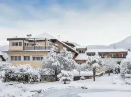 Kreuzwegerhof Nals - Historic Nature Stay with Pool near Meran & Bozen