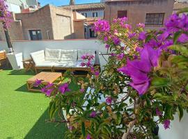 Aptos plaza de los mártires, hotel in Málaga