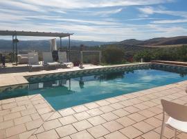 Beautiful Home In Ronda With Private Swimming Pool, Can Be Inside Or Outside, hotel v destinaci Setenil