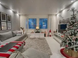 Private Home with Hot Tub & Sauna