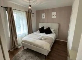 Centrally located for Bham, Nec, BHX and HS2