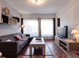 T3 avec terrasse plein sud au pied des télécabines: Briançon şehrinde bir otel