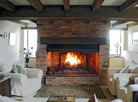 Thornsdale Oast House, hotel in Stone