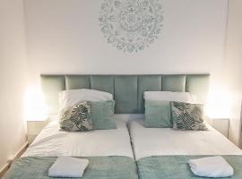 KRK stop near airport, hotell i Cholerzyn