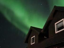 Northern lights central apartment, hotel in Harstad