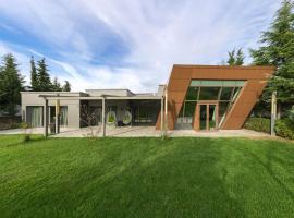 9 April Village Sea & Spa Varna, hotel in Varna City