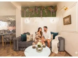 Royalty Apartment with City Views on Calea Victoriei