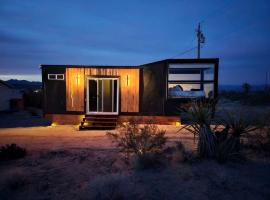 Arizona Adventure Awaits: Glamping Rental Offering Exquisite Views、Meadviewのホテル