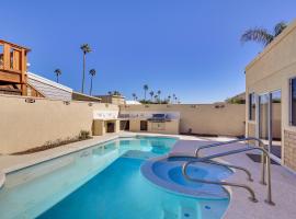 Close to Golf! Snowbird Retreat with Pool in Yuma，位于优马的酒店