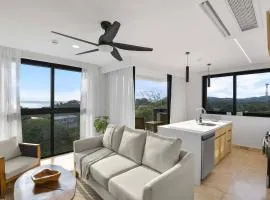 Heavenly View - 2 BDRM Oceanview Apartment