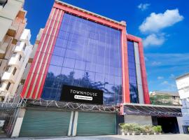 Townhouse Lake Town Clock Tower Formerly Crown Comfort, hotel em Pātipukur