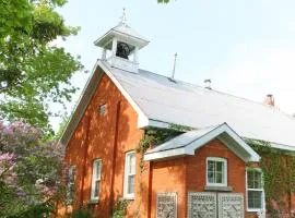 Picturesque School House Retreat