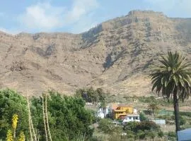 Bett 2 im Frauen-2-Bettzimmer NUR Frauen Only Women SOLO Mucheres