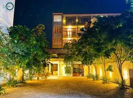 LeisureO Hotel and Spa Negombo