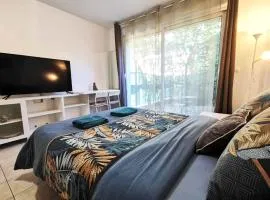 Studio Zen I Hypercentre I Parking privé I Patio I WIFI