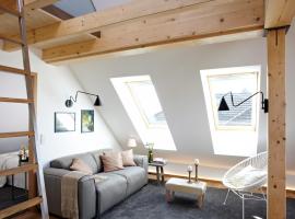 KönigsSCHLAF No7 - Dachwohnung mit Galerie im Herzen von Konstanz, hotel v destinaci Konstanz