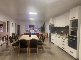 Bob Residence- Chic Penthouse