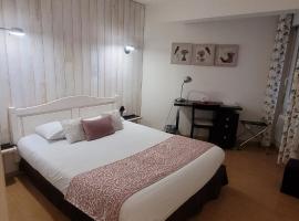 Au P'tit Creux des Landes, hotel in Ychoux