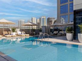 Holiday Inn Dubai Village Circle by IHG, ξενοδοχείο κοντά στο Διεθνές Αεροδρόμιο Al Maktoum - DWC, Ντουμπάι