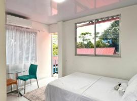 amanecer entre trinos y alas, hotel with pools in San José del Guaviare