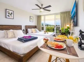 Beachside Retreat Walk to Shops & Dining