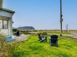 Beachfront Cottage on Seaside Promenade with Hot Tub