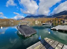 Appartement Cozy en rez de jardin avec Plage et Parking Privés au Bord du Lac d'Annecy