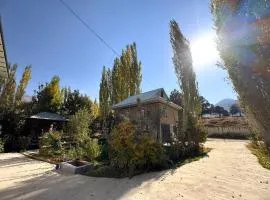 Bogishamol Homestay, Gelon Village