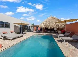 Casa Carpe Diem with private pool, Mambo Beach