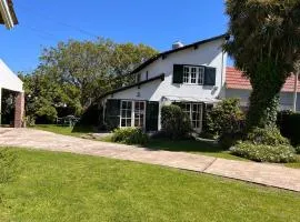 Hermoso Chalet 6 personas a cuadras del Mar