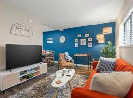 Pleasant 1BD AT and T Walkable