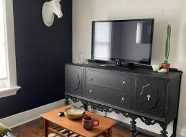 Cozy and Bright - 5 mins to LHSC