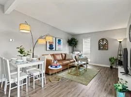 Minutes away from all the action 2BD AT and T Walkable