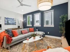 The Charm 2BD In the Heart of Magnolia