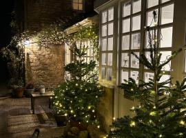 Four Seasons Cottage - in the Cotswolds, hotel in Tewkesbury