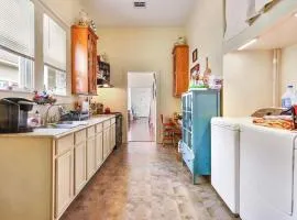 Modern Cajun Retreat Near Downtown