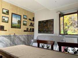 5 Min Walk to Lake - Elegant Garden Retreat, ξενοδοχείο σε Angera