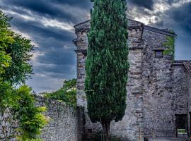 La Torre della Casaforte Bergum alle porte di Cividale del Friuli، فندق في تشفيدالي ديل فريولي