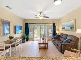 World Tour 2BR Golf View Pool & Patio