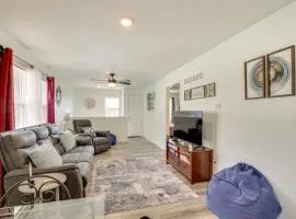 1 Mi to Truman Library Apt with Large Yard!