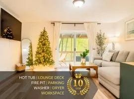 Tropical Haven for Family Gatherings- Deck, Hot Tub, Fire Pit, Grill, 5 min to Beach