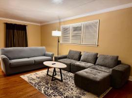 Cozy house for small or big group in Bridgeport WV, hotel in Bridgeport