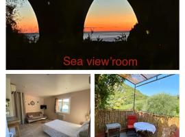 STUDIO pied village EZE - dans VILLA - Parking Gratuit, hotel in Èze