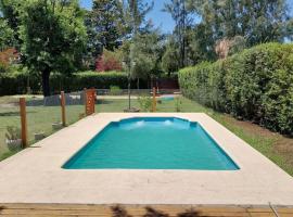 Casa con Pileta, Hotel in Pavón