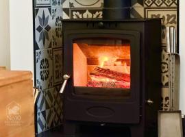 Central, dog friendly, private courtyard, hôtel à Edwinstowe