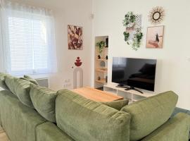Le Cocon Kaya T3 Wifi HD, à 10 min de La Rochelle โรงแรมในพุยโบโร