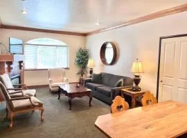 Cozy Zermatt 2BR 2BA Villa with Pool & Kitchen -8385