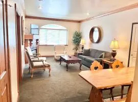 Cozy Family Zermatt King Villa with Kitchen Near Park City & Deer Valley Ski Resorts - 1085