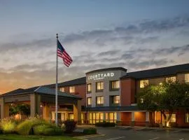 Courtyard by Marriott Kansas City Shawnee