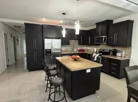 Fully Furnished 3BR and 2BA Gem Near Airport & Mall